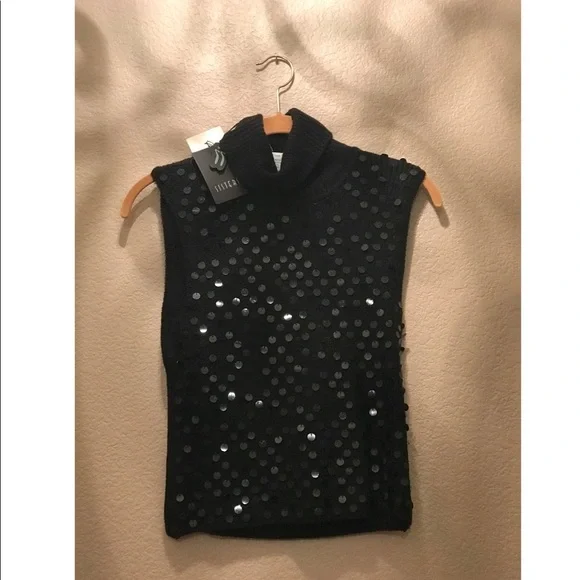 🔥BLACK SEQUINED SLEEVELESS TOP - Picture 2 of 6